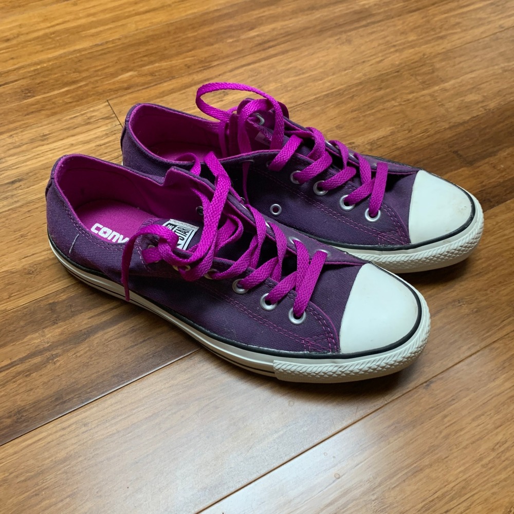 Converse Chuck Taylor All Star Low Top Purple Magenta Sneakers 540246F Womens 9